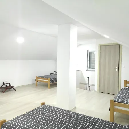 - H * Bosanska Krupa