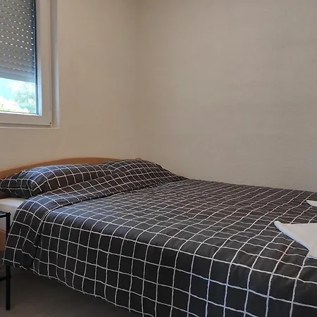 - H Holiday home *