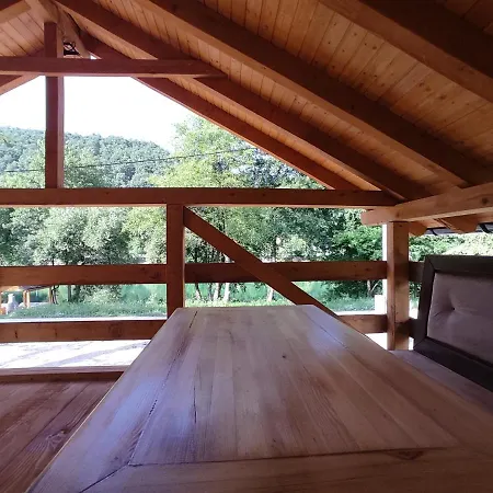 - H Prázdninový dům