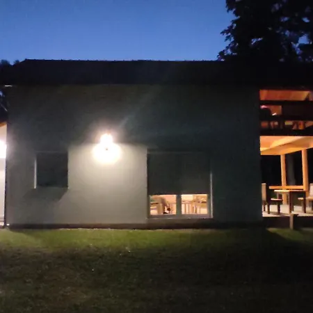 - H Prázdninový dům