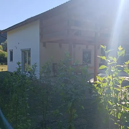 Prázdninový dům - H *