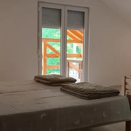 Prázdninový dům - H