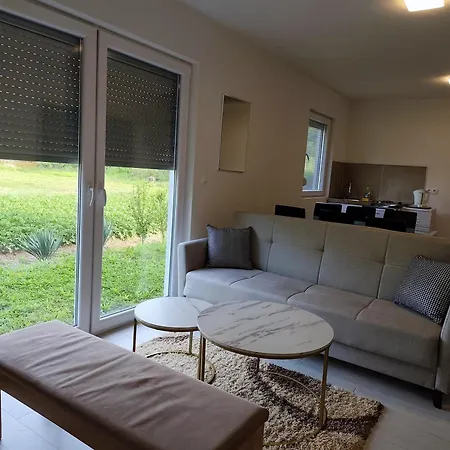 - H * Bosanska Krupa